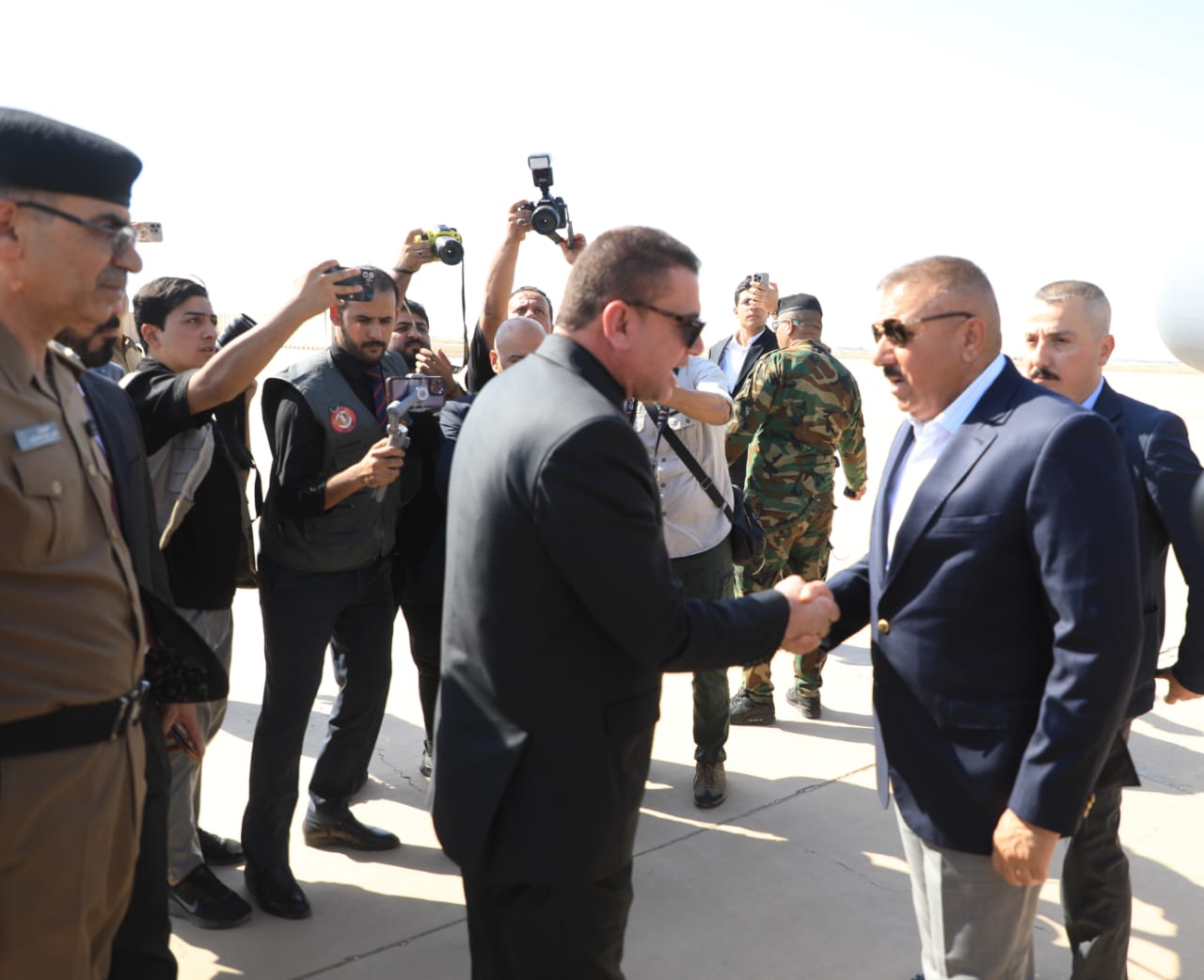 674BA7F1 8442 498A 90C2 39D80756A45E