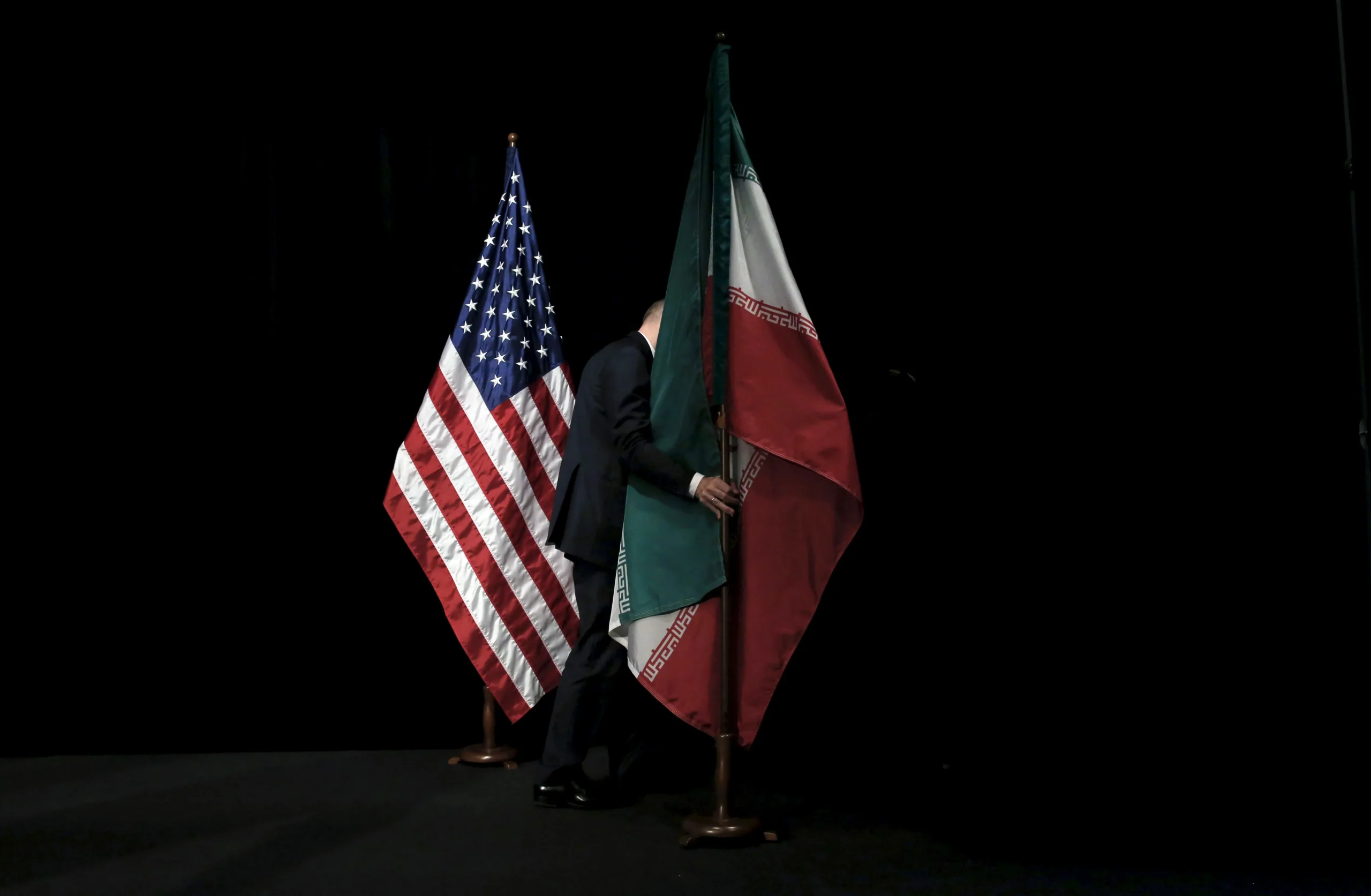 us iran flags001 scaled
